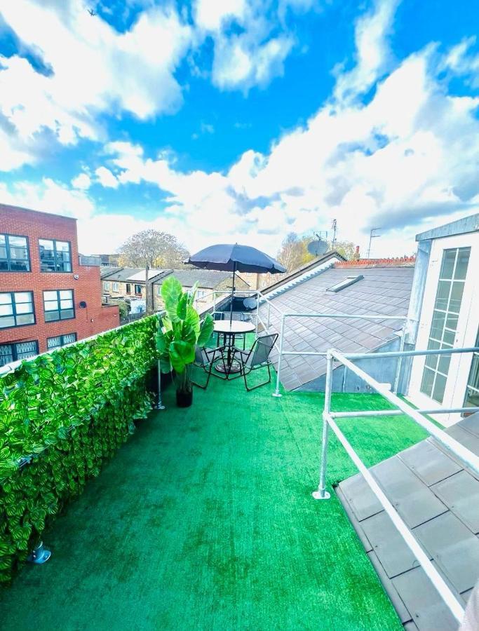 The Vista Apartment Лондон Екстериор снимка