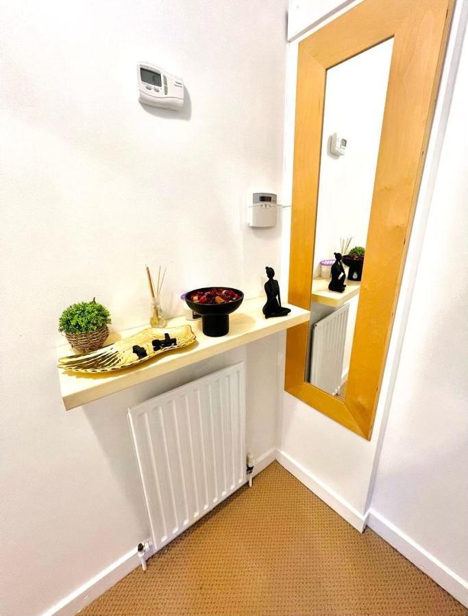 The Vista Apartment Лондон Екстериор снимка